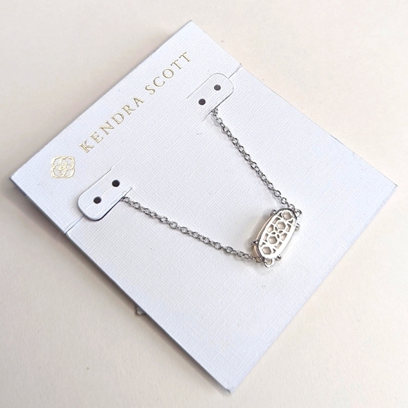 Kendra Scott Ever Opalescent Quartz Pendant Silver Choker Necklace Cream Stone - Picture 6 of 8